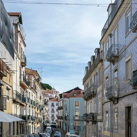 Plum Guide - Braque Apartman Lisboa